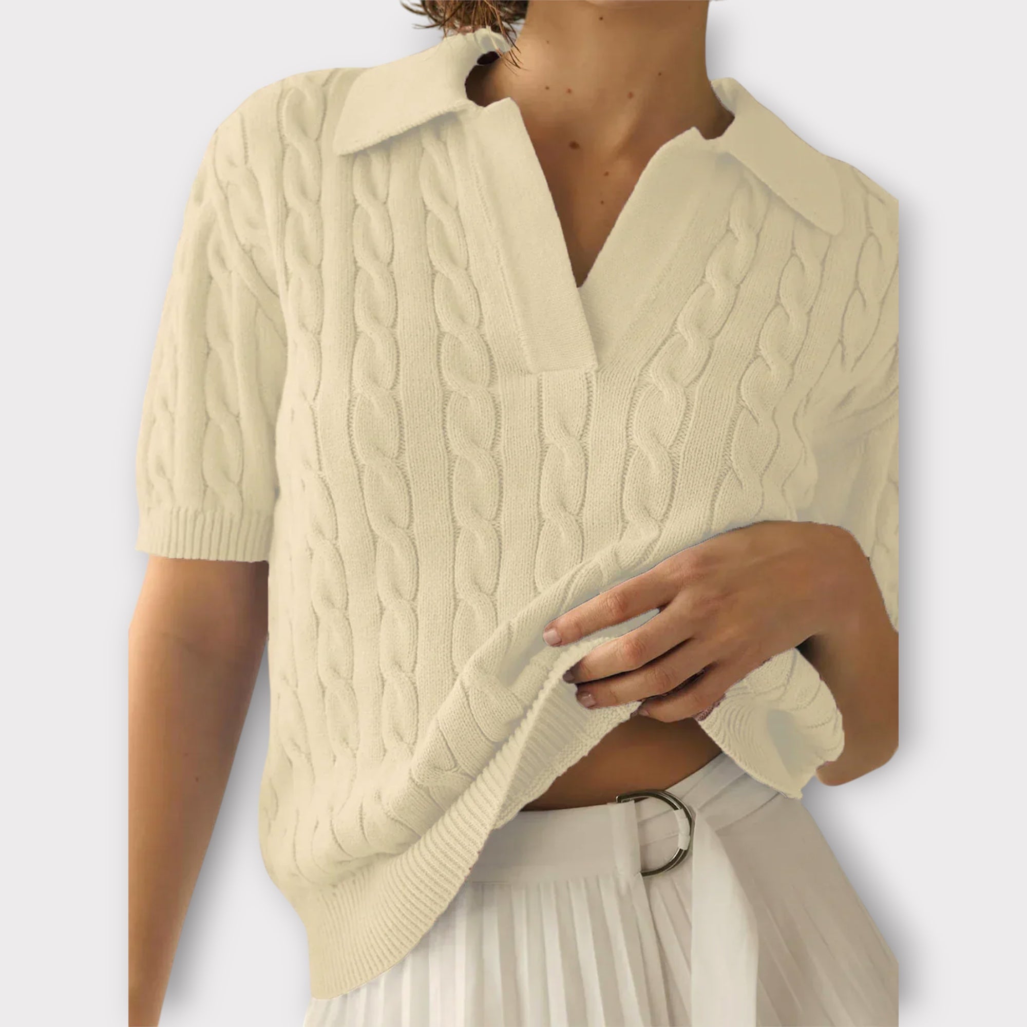 Linèa™ | Haut en tricot décontracté à col en V et manches courtes